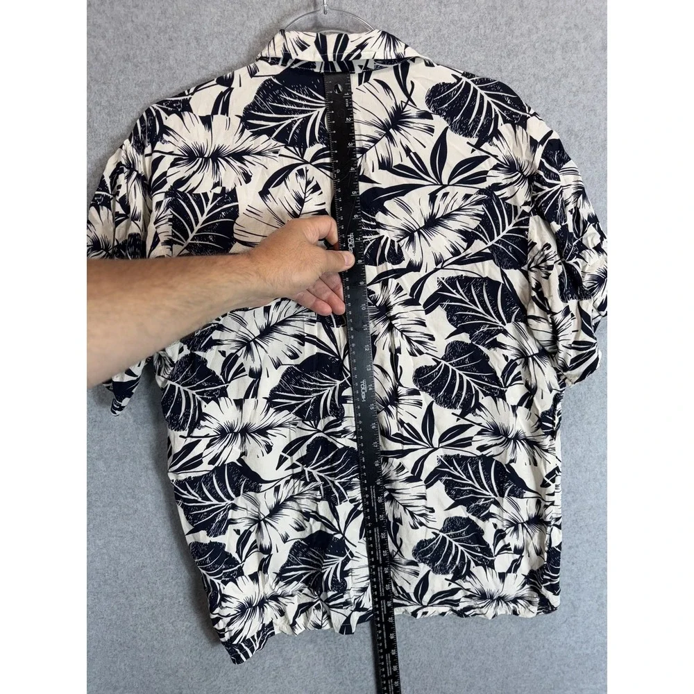 Maroda Shirt Mens XL Black White Tropical Hawaiian Short Sleeve Button Up Floral